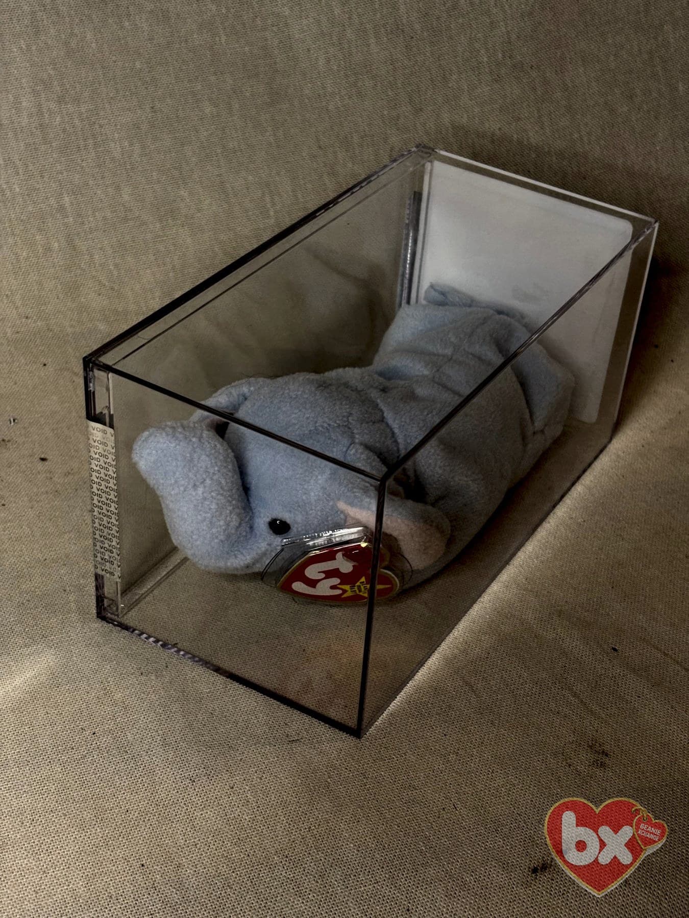 Peanut (light blue) — Ty Beanie Baby elephant Peanut (light blue) — Ty Beanie Baby elephant